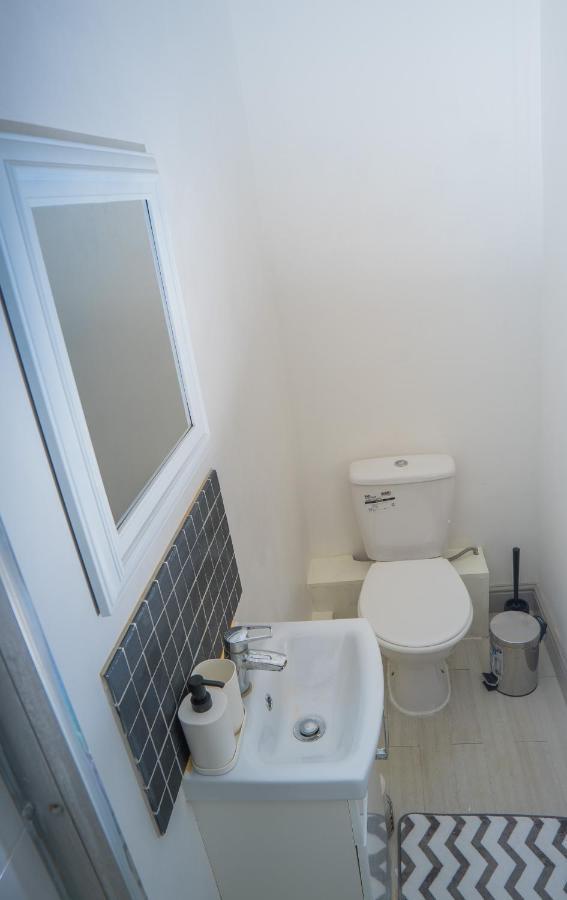 The Highfield Villa, 5 Bedrooms, Northampton Centre, Sleeps 10 Екстер'єр фото